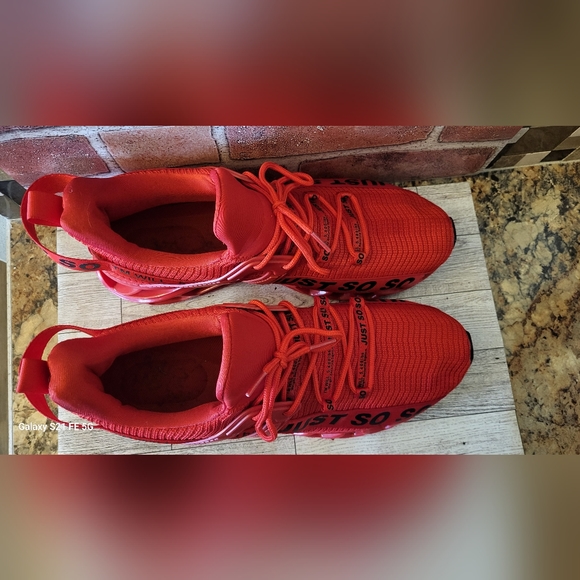 JUST SO SO RED MENS RUNNING SHOES - Picture 4 of 6